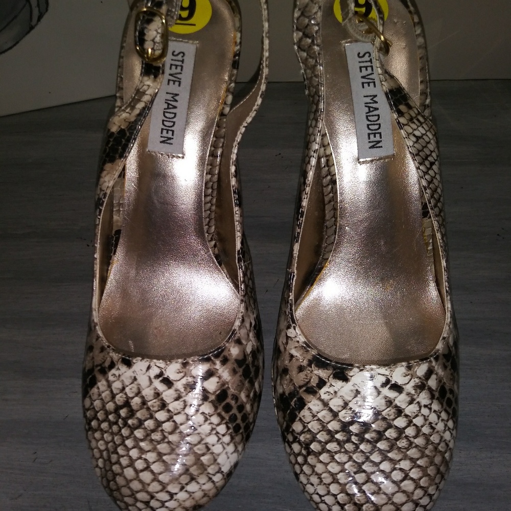 🙌BOGO🙌$15🙌LEOPARD PRINT SLING BACK HEELS